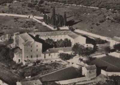 Vue aérienne de l'ancien couvent de Vagnas